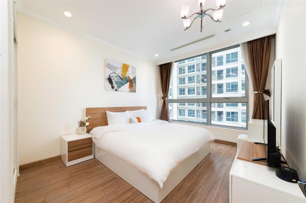 Chính chủ đi nước ngoài cần cho thuê lại 2 pn, giá 20 triệu vnd tại vinhomes central park