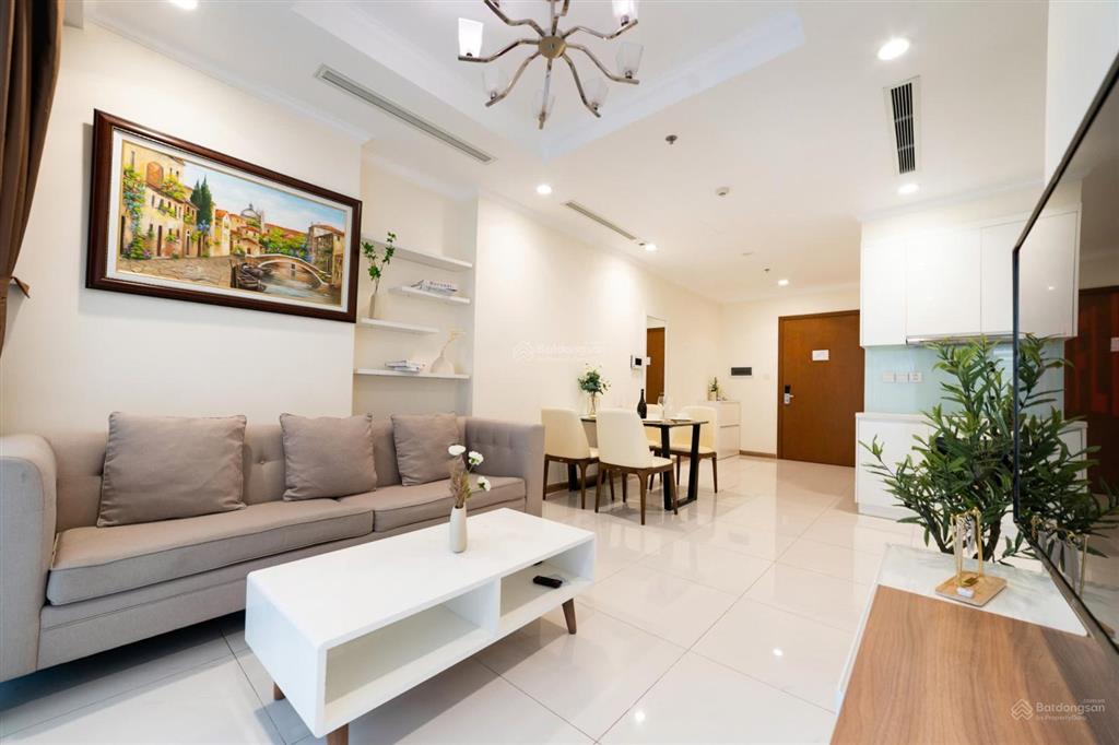 Chính chủ đi nước ngoài cần cho thuê lại 2 pn, giá 20 triệu vnd tại vinhomes central park