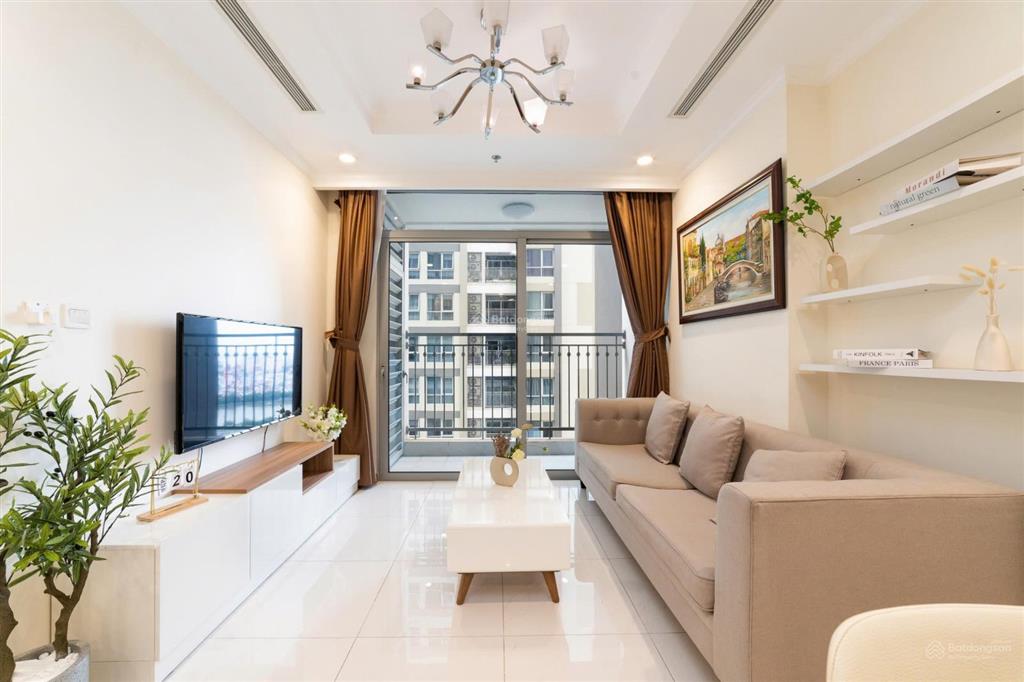 Chính chủ đi nước ngoài cần cho thuê lại 2 pn, giá 20 triệu vnd tại vinhomes central park