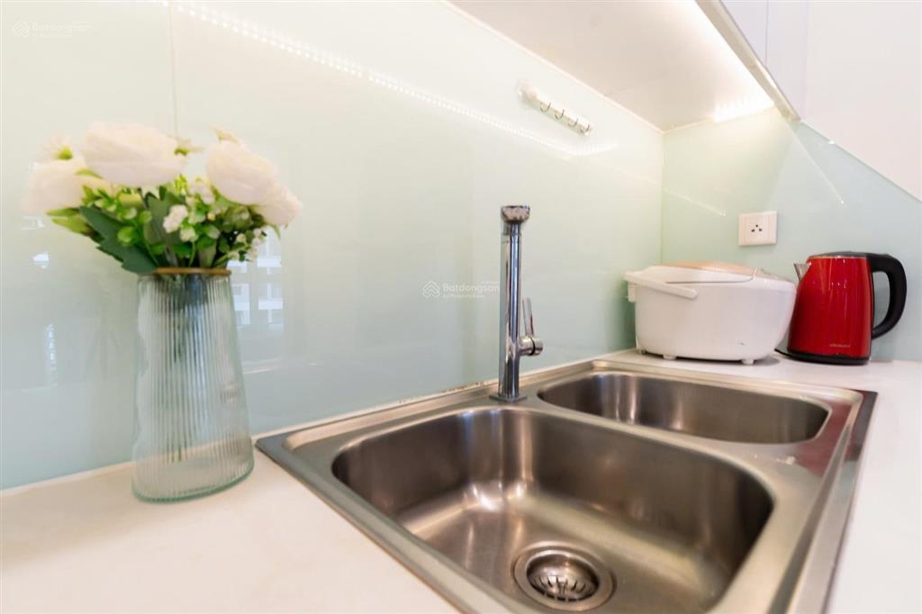 Chính chủ đi nước ngoài cần cho thuê lại 2 pn, giá 20 triệu vnd tại vinhomes central park