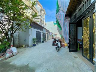 Đất đẹp ngang 5.2m nở hậu tài lộc. ngay trung tâm quân 2 cách bv lê văn thịnh 100m. xe hơi tận đất