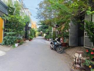 Nhà mới đẹp 3pn 3wc mặt tiền đường 7m rộng rãi. lên cao tốc chỉ 1km 25ph di chuyển vào trung tâm q1