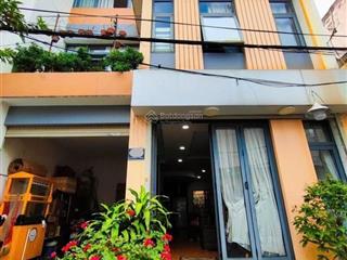 Nhà ngang rộng 8m. ngay khu trung tâm an phú, q2. 3pn 5wc rộng rãi. đường trước nhà xe hơi đậu đỗ.