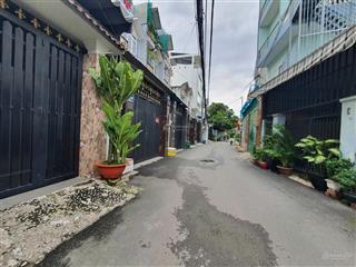 Nhà cấp 4 bề ngang khủng 6.1m oto ngủ trong nhà. mặt tiền xe hơi rộng rãi. thích hợp ở hoặc xây mới