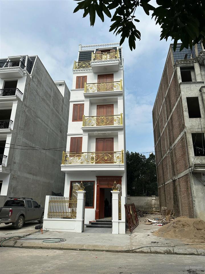 Bán lô liền kề mặt đường đôi đi vào sân golf dự án thiên mã, diện tích 100m2, giá 6,x tỷ