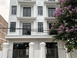 Bán lô liền kề mặt đường đôi đi vào sân golf dự án thiên mã, diện tích 100m2, giá 6,x tỷ