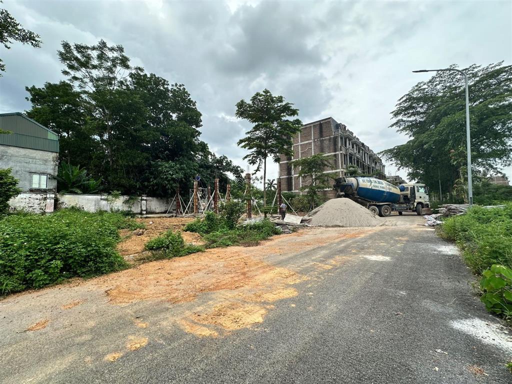 Chính chủ cần bán lô đất 78,5m2 hướng nam kđt thiên mã  hoà lạc