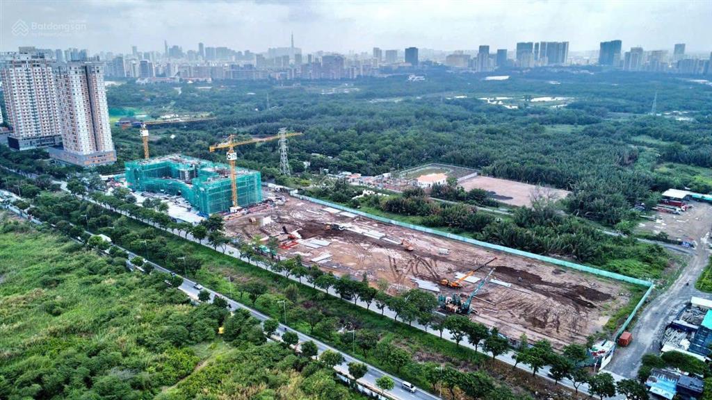 Bán căn vip penthouse essensia sky 4pn 3wc view toàn cảnh phú mỹ hưng.  pkd 0938 985 ***