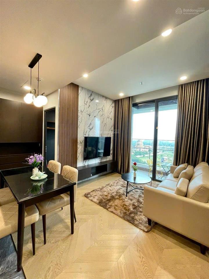 Chính chủ cần bán gấp căn hộ lumiere riverside 2pn 2wc giá 11 tỷ sẵn sổ.  0902 896 ***