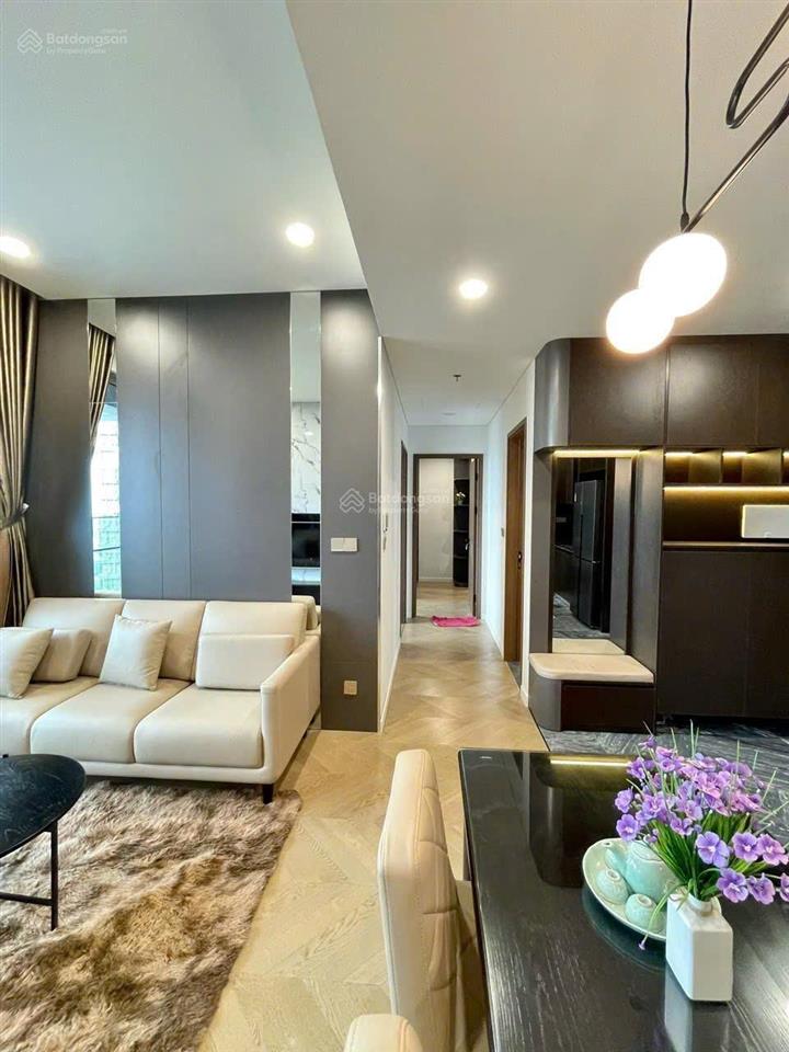 Chính chủ cần bán gấp căn hộ lumiere riverside 2pn 2wc giá 11 tỷ sẵn sổ.  0902 896 ***