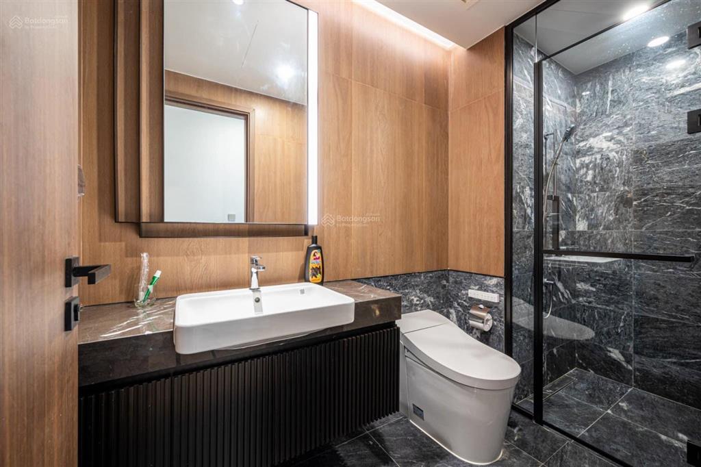 Chính chủ cần bán căn 2pn lumiere riverside giá 10.5tỷ đã có sổ.  0902 896 ***