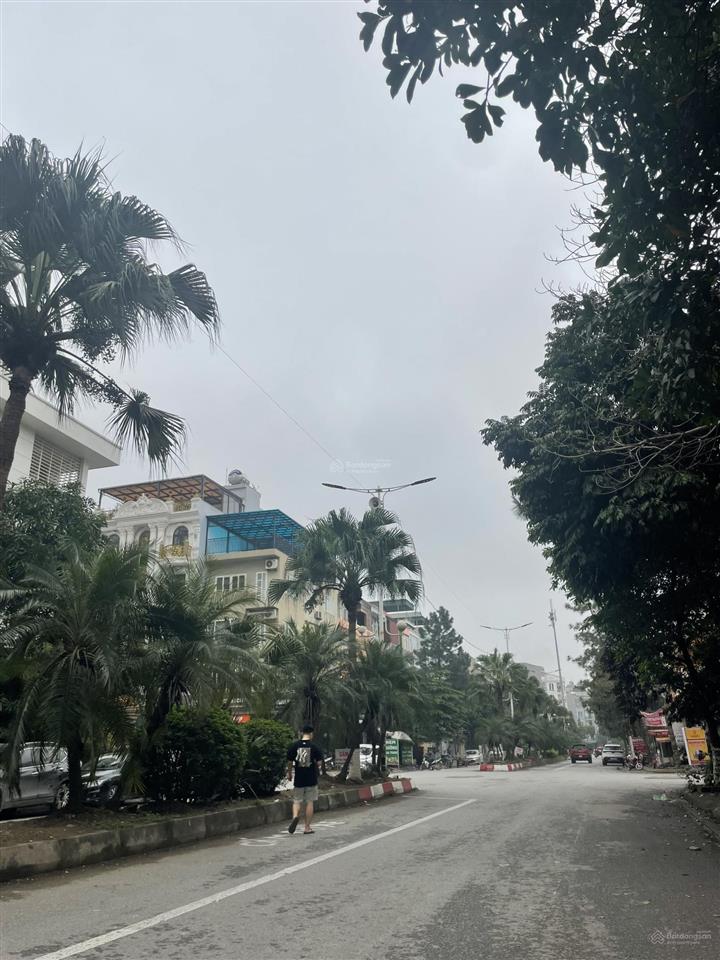 Bán gấp liền kề 135m2, mt 10m, giá 30 tỷ nhà hoàn thiện, ngay đường 22m.  0963 689 ***