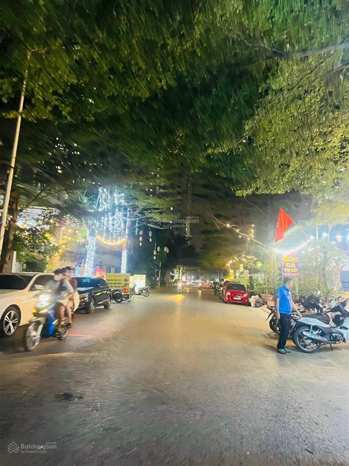 Bán gấp liền kề 135m2, mt 10m, giá 30 tỷ nhà hoàn thiện, ngay đường 22m.  0963 689 ***