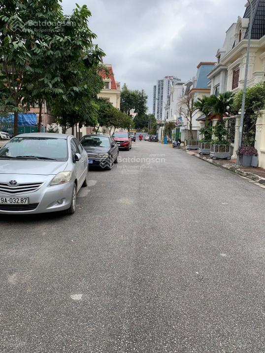 Bán gấp liền kề 135m2, mt 10m, giá 30 tỷ nhà hoàn thiện, ngay đường 22m.  0963 689 ***