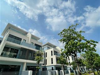 Bán biệt thự an quý lô góc 3 mặt đường. đẹp rẻ nhất thị trường dt 200m2 để xe thoả mãi 0963 689 ***