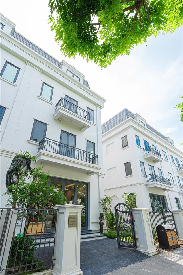 Bán gấp 170m2 giá chỉ nhỉnh 25 tỷ  chiết khấu sâu 35%. quan tâm gọi em hiền 0963 689 ***