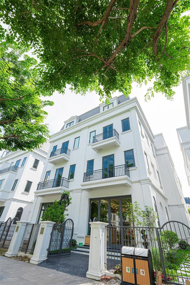 Bán gấp 170m2 giá chỉ nhỉnh 25 tỷ  chiết khấu sâu 35%. quan tâm gọi em hiền 0963 689 ***