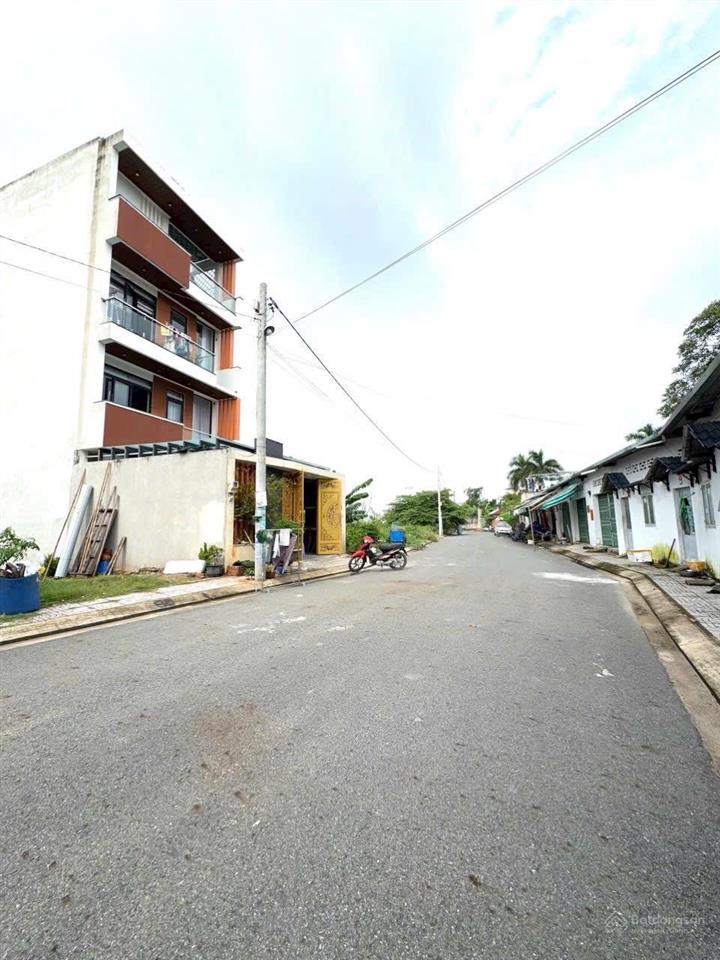 Chính chủ bán đất ngay chợ long trường  q9. diện tích 105m2 giá chỉ 4,7 tỷ còn thương lượng