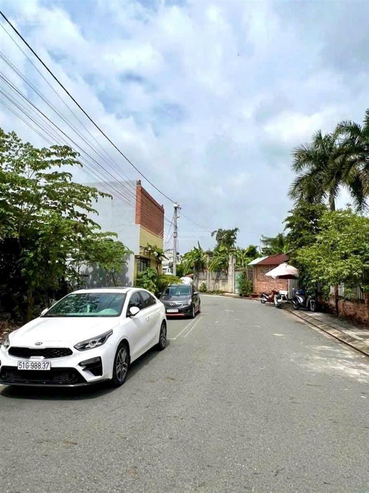 Chính chủ bán đất ngay chợ long trường  q9. diện tích 105m2 giá chỉ 4,7 tỷ còn thương lượng