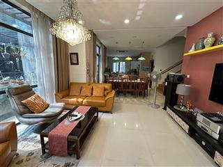Bán villa lucasta khang điền full nội thất đẹp  10x23m, 2 lầu, 3 mặt sân vườn