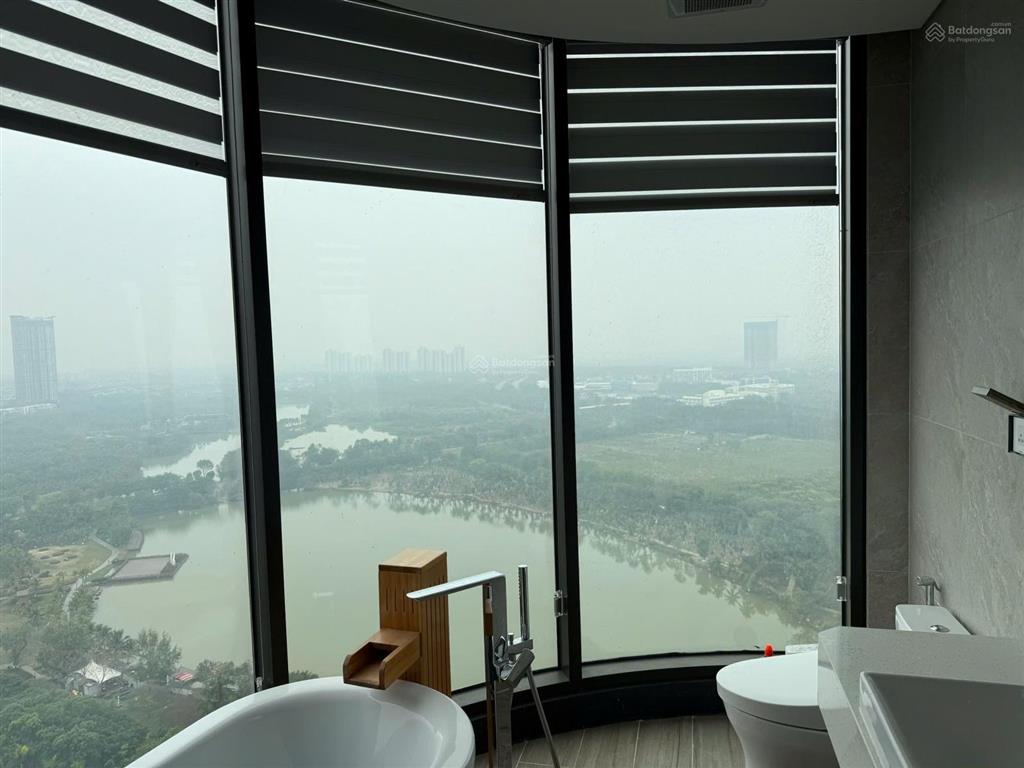 Bán căn góc 3 phòng ngủ 86 m2 tại khu căn hộ khoáng nóng ecopark view sông hồng sổ đỏ sẵn!