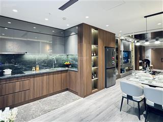 Cần bán căn hộ 2 phòng ngủ sẵn nội thất đẹp lung linh vào ở được luôn, xem nhà  ngay