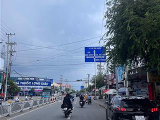 Gia đình có việc cần bán 1tr1 lầu 30/4 đang có hợp đồng thuê sẵn khu vực sầm uất gần kcn đông xuyen