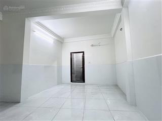 Bán nhà 4 tầng, 80m2 đất ngay công viên phần mềm quang trung. giáp gò vấp và tân bình