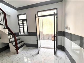Căn nhà nhỏ đủ ở 1 trệt 1 lầu 500 triệu ngay gần chợ nhị xuân hóc môn, đường oto vào tận hẻm, shr