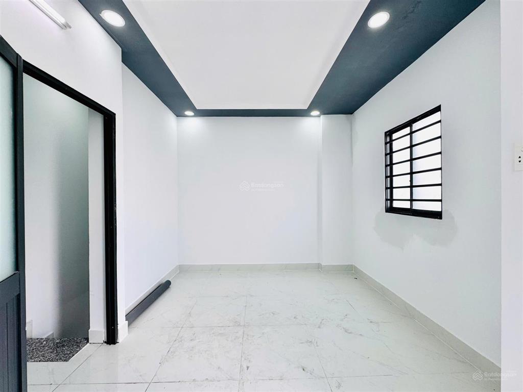 Nhà mới 1 trệt 1 lầu 1 lửng, ngay chợ xuân thới thượng, 2pn2wc, 565tr full bao công chứng