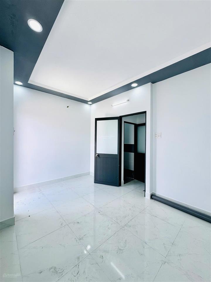 Nhà mới 1 trệt 1 lầu 1 lửng, ngay chợ xuân thới thượng, 2pn2wc, 565tr full bao công chứng