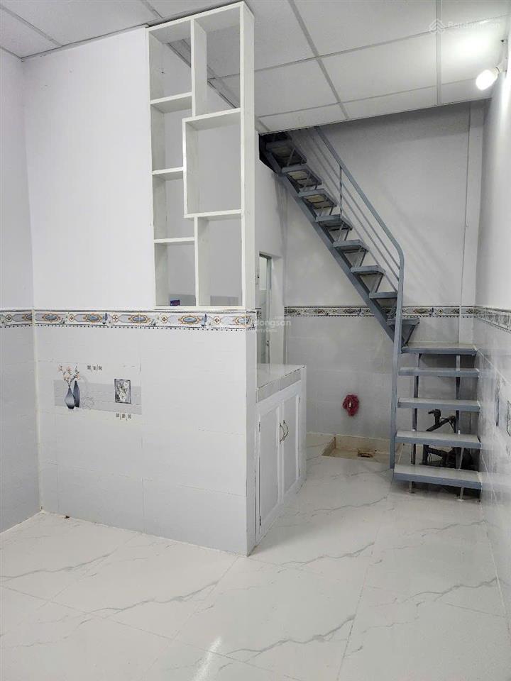 Căn nhà nhỏ 430tr, 3x7m 1 trệt 1 lầu, như hình 100% kdc đông, gần chợ gần bệnh viện