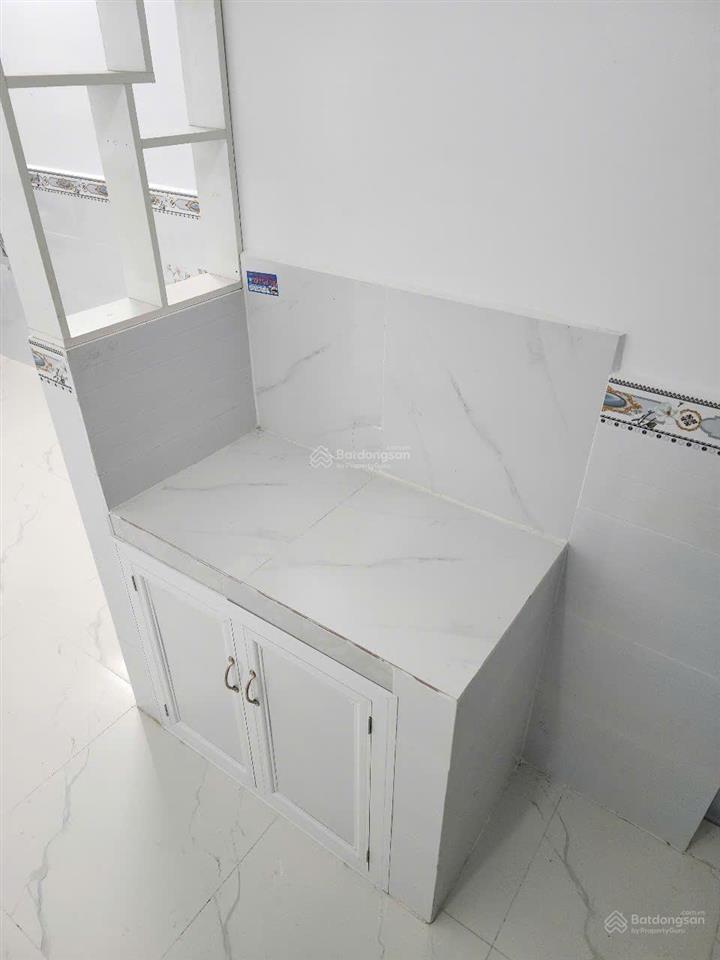 Căn nhà nhỏ 430tr, 3x7m 1 trệt 1 lầu, như hình 100% kdc đông, gần chợ gần bệnh viện