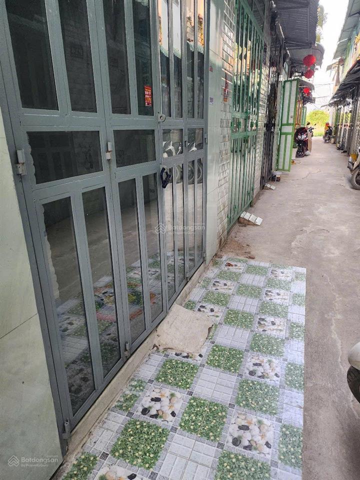 Căn nhà nhỏ 430tr, 3x7m 1 trệt 1 lầu, như hình 100% kdc đông, gần chợ gần bệnh viện