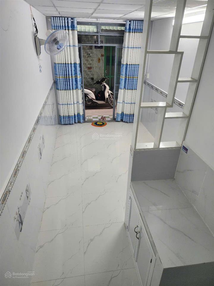 Căn nhà nhỏ 430tr, 3x7m 1 trệt 1 lầu, như hình 100% kdc đông, gần chợ gần bệnh viện