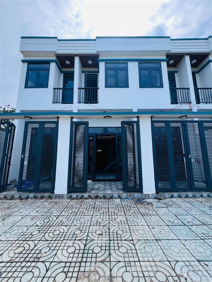 Nhà mới xây, nhà gần chợ, hóc môn ngay kdc đông đúc, sổ hồng 4x12m, nhà đẹp y hình