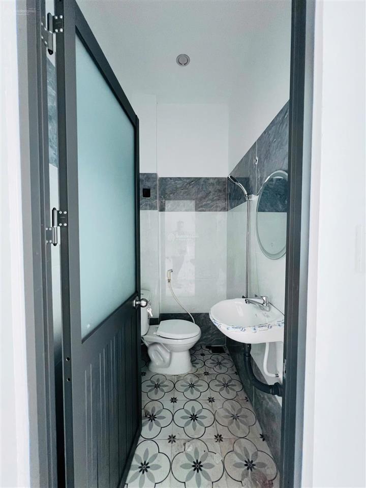 Nhà mới xây, nhà gần chợ, hóc môn ngay kdc đông đúc, sổ hồng 4x12m, nhà đẹp y hình