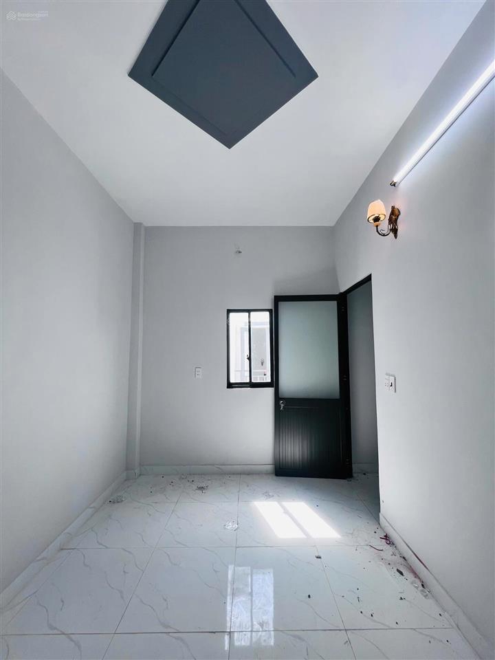 Nhà mới ngay góc, đường ô tô 2wc 2pn 32m2, ngã 3 giòng, hỗ trợ vay, khu đông dân