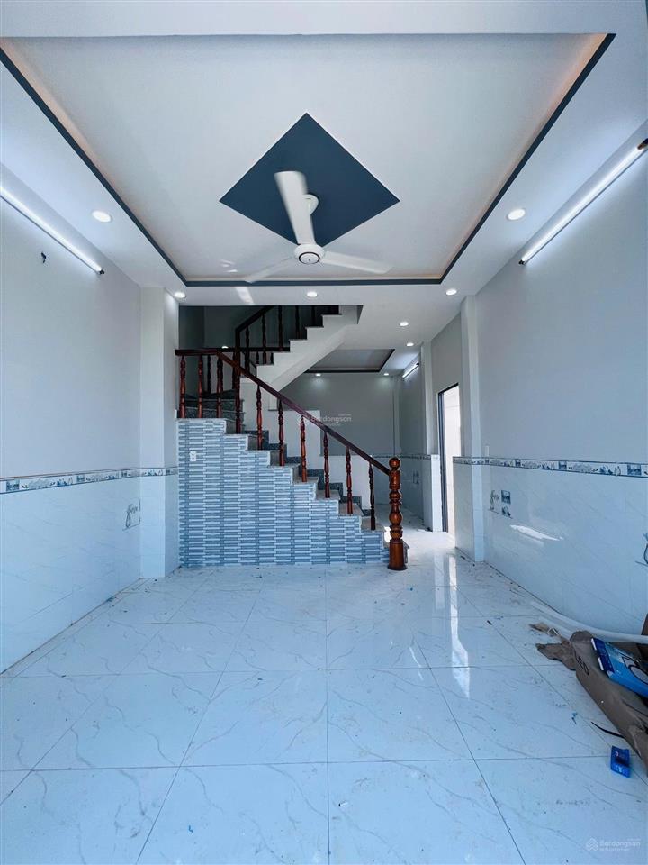 Nhà mới ngay góc, đường ô tô 2wc 2pn 32m2, ngã 3 giòng, hỗ trợ vay, khu đông dân