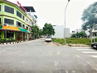 Chính chủ bán lô góc đấu giá dg06 thị trấn. dân trí cao kinh doanh.  0985 242 ***