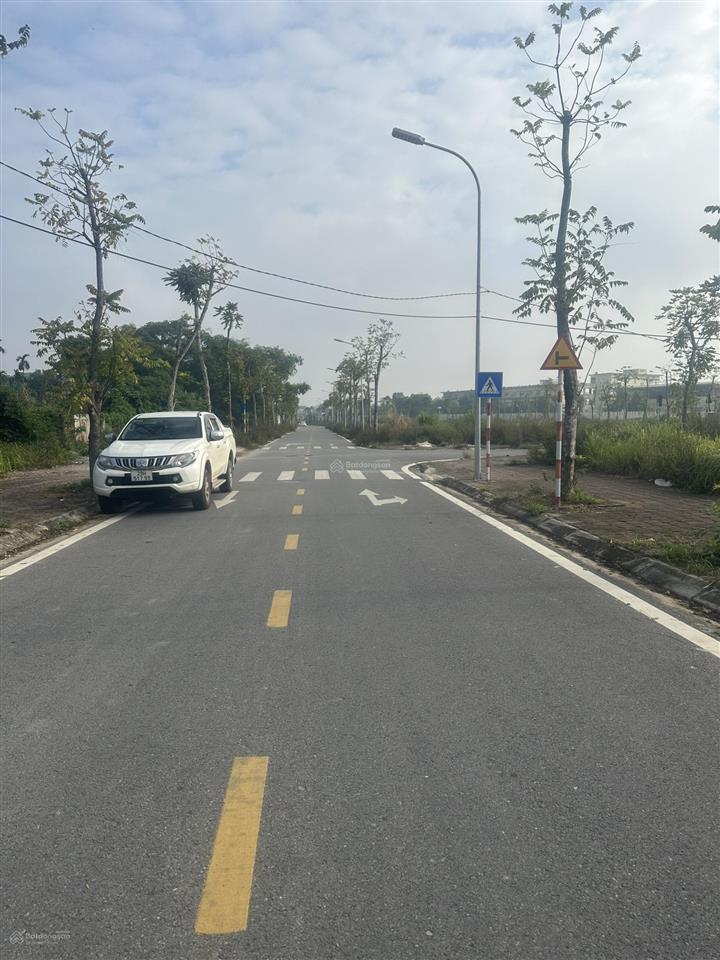 Bán gấp lô góc 78m2 hướng đn nhìn ra đường bắc nam khu ngọc mỹ. gần viện nhi, sản tw.  0985 242 ***