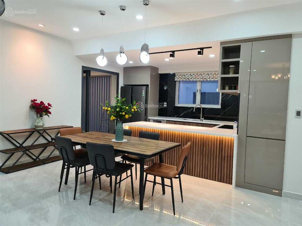 Đi nước ngoài bán gấp trong tuần căn hộ garden court 2  140m2  giá 14.5ty   0919 949 ***