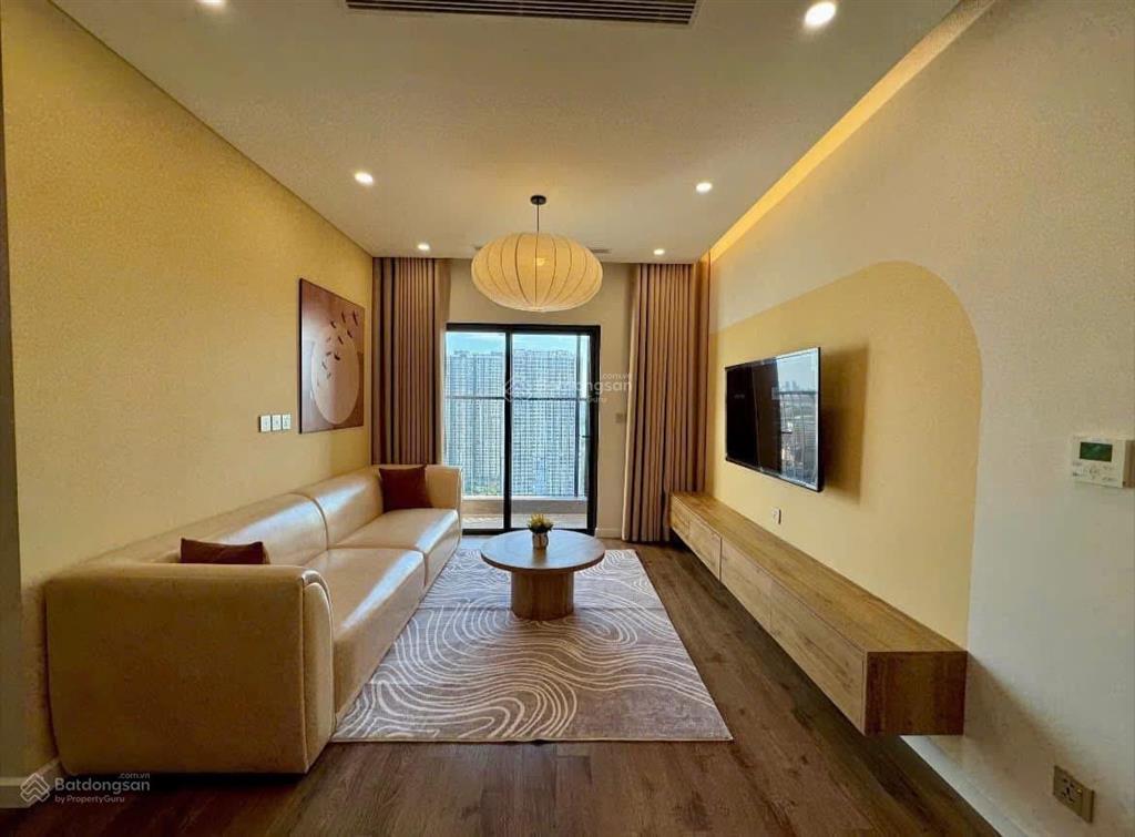 Cho thuê cc 2pn tại 6th element nguyễn văn huyên. giá chỉ 15tr/th, có slot ô tô