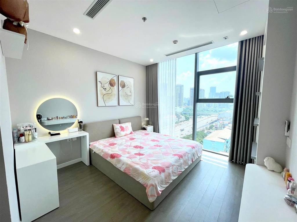 Cho thuê cc 2pn tại 6th element nguyễn văn huyên. giá chỉ 15tr/th, có slot ô tô