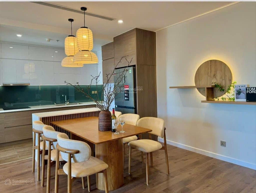 Cho thuê cc 2pn tại 6th element nguyễn văn huyên. giá chỉ 15tr/th, có slot ô tô