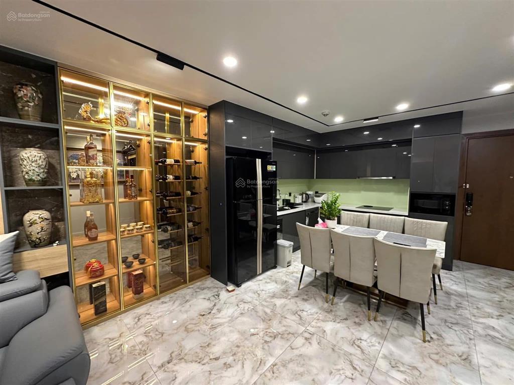 Cho thuê cc 2pn tại 6th element nguyễn văn huyên. giá chỉ 15tr/th, có slot ô tô