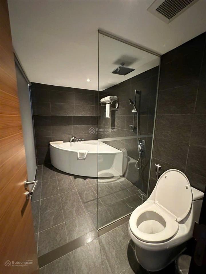 Cho thuê căn hộ 1pn, 76m2 pentstudio giá 18tr, view hồ tây. căn hộ khách sạn