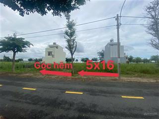 Bán nền 80m2 góc 2 mặt tiền đối diện công viên tại kdc sài gòn village long hậu. giá tốt 2,25tỷ