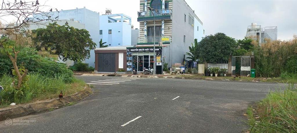 Bán lô góc 2 mặt thông thoáng dt 92m2 (ngang 5 dài 20) trên đường số 32 và số 32a giá 2 tỷ 600 tr