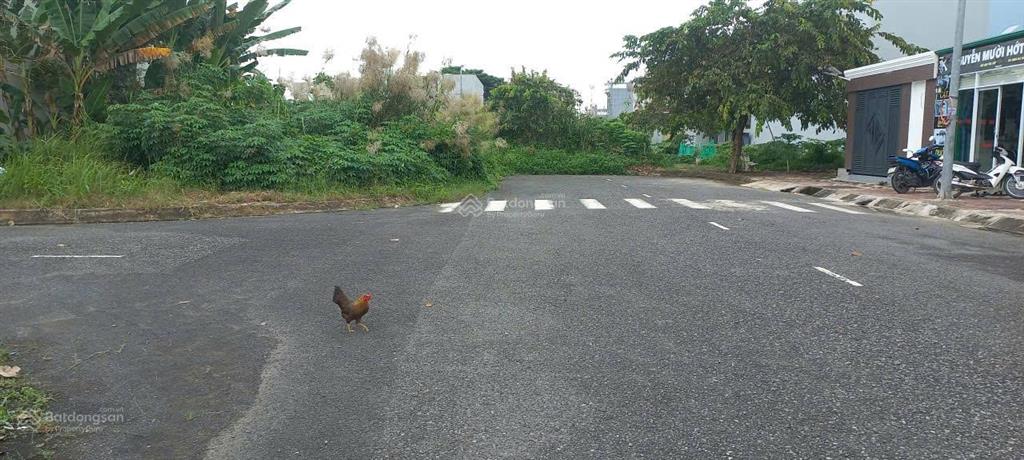Bán lô góc 2 mặt thông thoáng dt 92m2 (ngang 5 dài 20) trên đường số 32 và số 32a giá 2 tỷ 600 tr